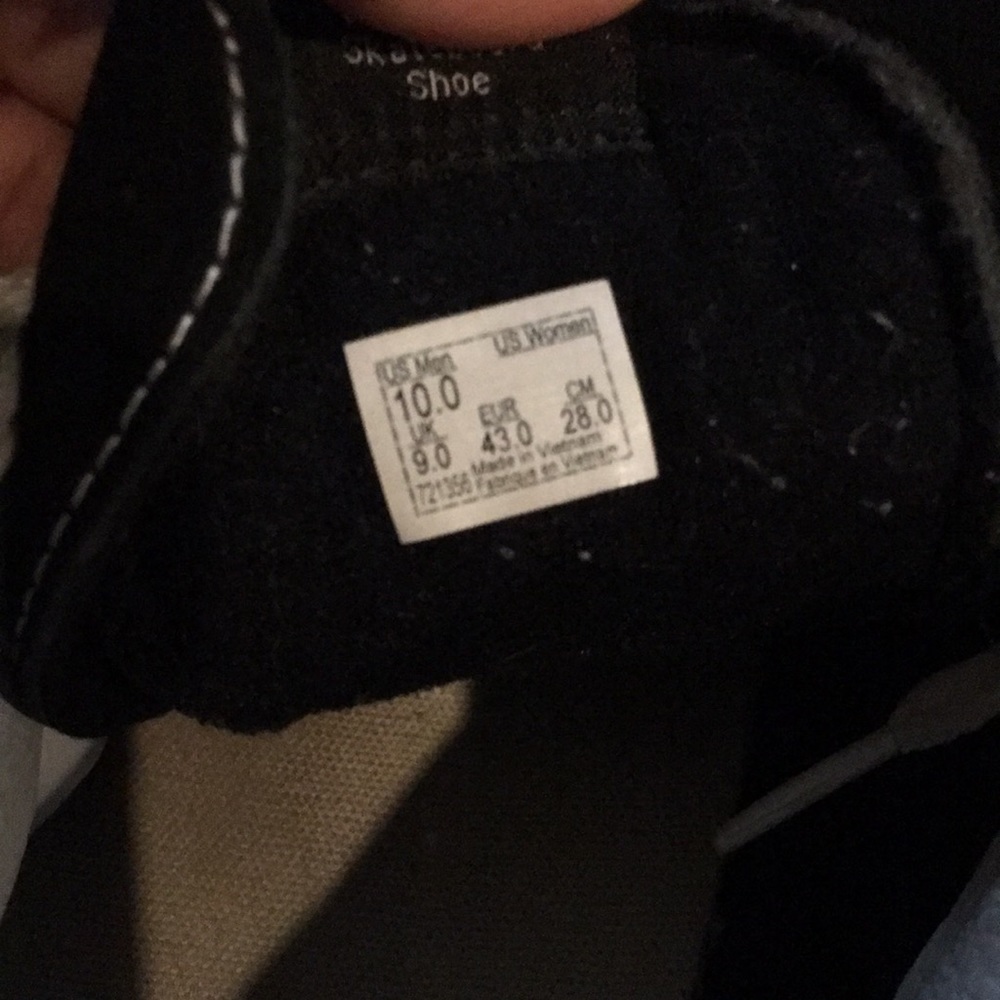 Vans - Picture 6 of 6